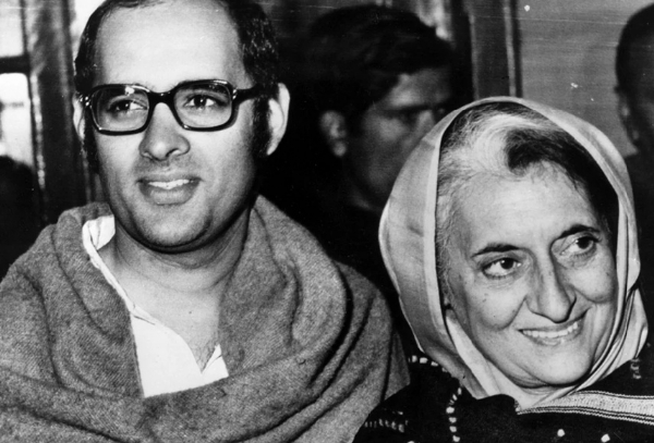 அவசரநிலையை அமல்படுத்தியதற்காக இந்திரா காந்தியும் அவரது மகன் சஞ்சய் காந்தியும் அடிக்கடி குற்றம் சாட்டப்படுகிறார்கள். புகைப்படம்: இணைய ஊடகம் அவசரநிலையை அமல்படுத்தியதற்காக இந்திரா காந்தியும் அவரது மகன் சஞ்சய் காந்தியும் அடிக்கடி குற்றம் சாட்டப்படுகிறார்கள். புகைப்படம்: இணைய ஊடகம்