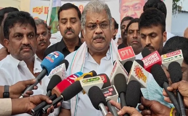 சின்னம் தொடர்பான மனு நிலுவையில் இருப்பதால் தேர்தல் ஆணையத்தின் பதிலுக்காக காத்திருக்கிறோம் - ஜி.கே. வாசன் பேட்டி