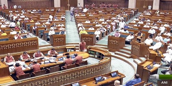 32 திருத்தங்களுடன் 2026 நிதி மசோதா மக்களவையில் நிறைவேற்றம்