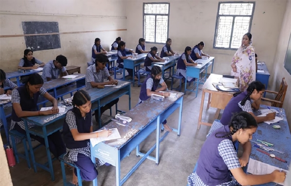 தமிழகம், புதுச்சேரியில் பிளஸ் 2 வகுப்பு தேர்வுகள் இன்றுடன் நிறைவு தமிழகம், புதுச்சேரியில் பிளஸ் 2 வகுப்பு தேர்வுகள் இன்றுடன் நிறைவு