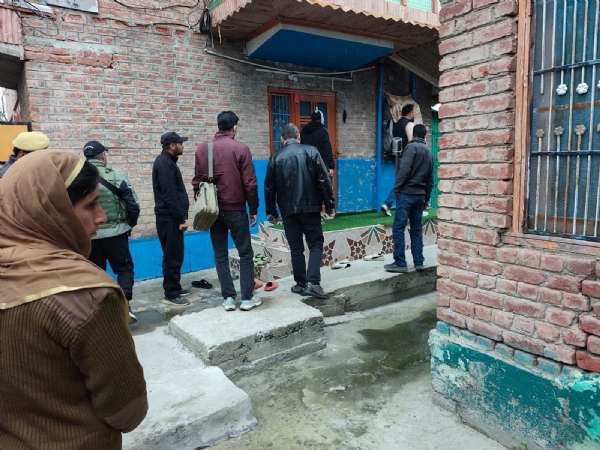 ஜம்மு-காஷ்மீர் - புதிய பயங்கரவாத வழக்கில் சி.ஐ.கே பல இடங்களில் சோதனை