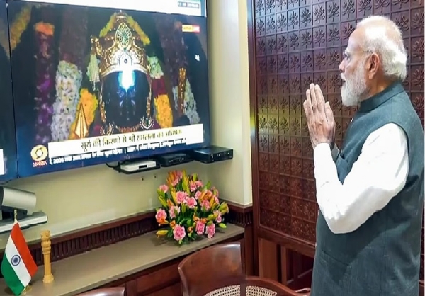 அயோத்தி ராமர் கோவிலில் இன்று சூரிய திலக ஆர்த்தி - பிரதமர் நரேந்திர மோடி காணொலி வாயிலாக தரிசனம்