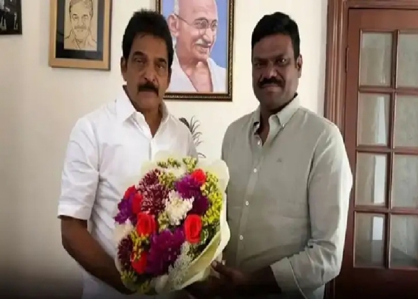 பாமக ஜிகே மணியின் மகன் ஜி.கே. தமிழ்க்குமரன் காங்கிரஸில் இணைந்தார் பாமக ஜிகே மணியின் மகன் ஜி.கே. தமிழ்க்குமரன் காங்கிரஸில் இணைந்தார்