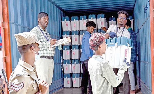 அனைத்து வாக்குச்சாவடி அலுவலர்களுக்கும் பயிற்சி வகுப்புகள் இன்று முதல் தொடக்கம் அனைத்து வாக்குச்சாவடி அலுவலர்களுக்கும் பயிற்சி வகுப்புகள் இன்று முதல் தொடக்கம்