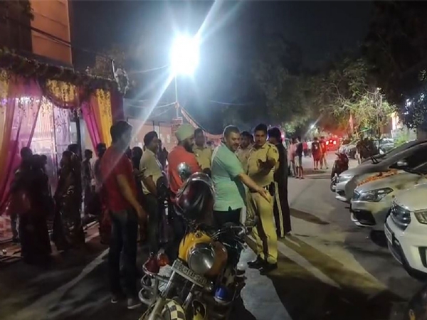 டெல்லியில் திருமண ஊர்வல மோதலில் 17 வயது சிறுவன் கத்தியால் உயிரிழப்பு டெல்லியில் திருமண ஊர்வல மோதலில் 17 வயது சிறுவன் கத்தியால் உயிரிழப்பு