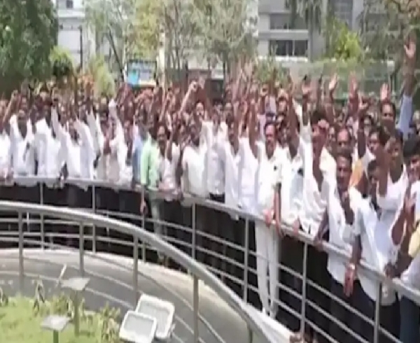 Supporters of Tambaram MLA S.R. Raja Stage Protest