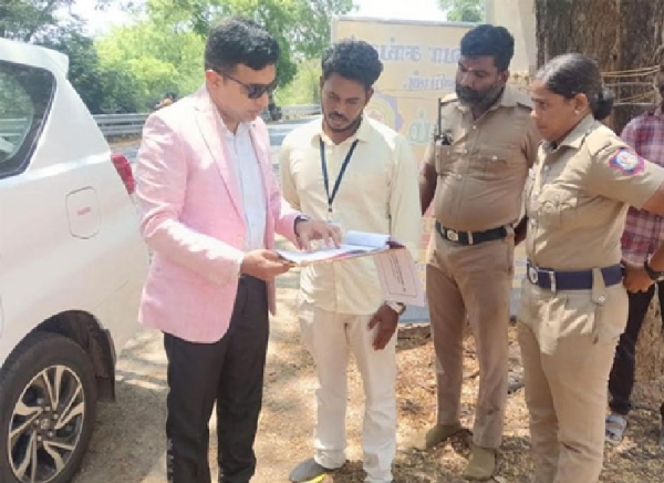 பொதுமக்களுக்கு இடையூறு ஏற்படாத வகையில் வாகன சோதனை மேற்கொள்ள  வேண்டும் - செலவின பார்வையாளர் அறிவுறுத்தல்