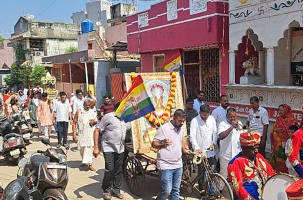 மஹாவீரர் ஜெயந்தி விழாவை முன்னிட்டு ராணிப்பேட்டையில் பல்லக்கு ஊர்வலம்