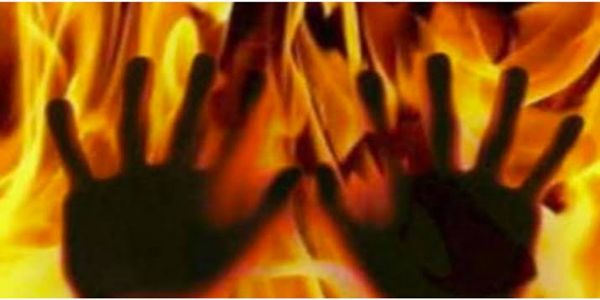 தீமிதி திருவிழாவில் ஏற்பட்ட தகராறு..! தள்ளு முள்ளுவில் சிக்கி 12 பேர் தீக்காயம்..!