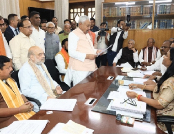 Nitish Kumar files nomination