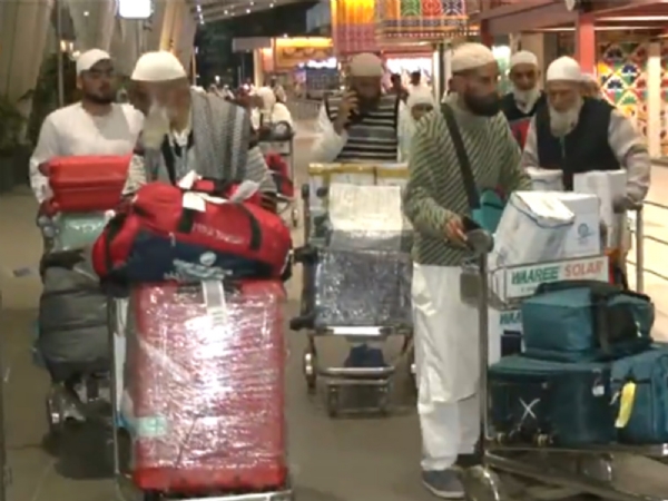 இன்று அகமதாபாத் சர்வதேச விமான நிலையத்தில் பாதுகாப்பாக தரையிறங்கிய துபாய்-அகமதாபாத் விமானம்