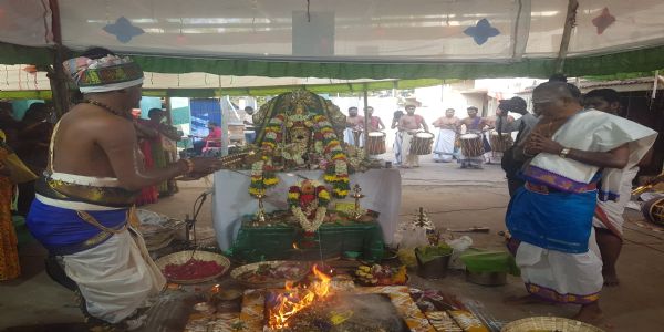 சோழவந்தான் அருள்மிகு சனீஸ்வரன் கோவிலில் சனிப்பெயர்ச்சி விழா - திரளான பக்தர்கள் பங்கேற்பு