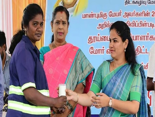 தூய்மைப் பணியாளர்களுக்கு மோர் வழங்கும் திட்டத்தை மேயர் பிரியா இன்று தொடங்கி வைத்தார்