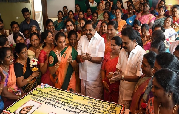 அதிமுக சார்பில்  மகளிர் தின விழா - அதிமுக பொதுச்செயலாளர் பழனிசாமி பங்கேற்பு