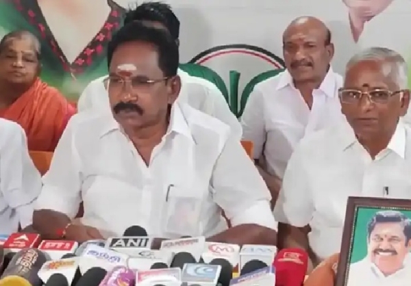 சேர்த்து வைத்த பணத்தில் மக்களை கூட்டுகிறார்கள் - திமுக மாநாடு குறித்து முன்னாள் அமைச்சர் செல்லூர் ராஜு விமர்சனம்