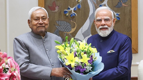 Modi congratulates Nitish Kumar