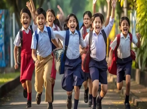 தமிழக அரசு பள்ளி மாணவர்களுக்கு வரும் ஏப்ரல் 17ஆம் தேதி முதல் கோடை விடுமுறை - பள்ளிக்கல்வித்துறை அறிவிப்பு தமிழக அரசு பள்ளி மாணவர்களுக்கு வரும் ஏப்ரல் 17ஆம் தேதி முதல் கோடை விடுமுறை - பள்ளிக்கல்வித்துறை அறிவிப்பு