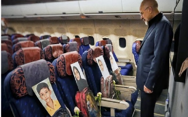 Iranian Delegation Pays Aerial Tribute to Schoolchildren Killed in War