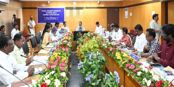 தேர்தல் துணை ஆணையர் பானு பிரகாஷ் எத்துரு தலைமையில் திருச்சியில் ஆய்வுக் கூட்டம்!