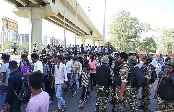 ஊழியர்கள் போராட்டம்