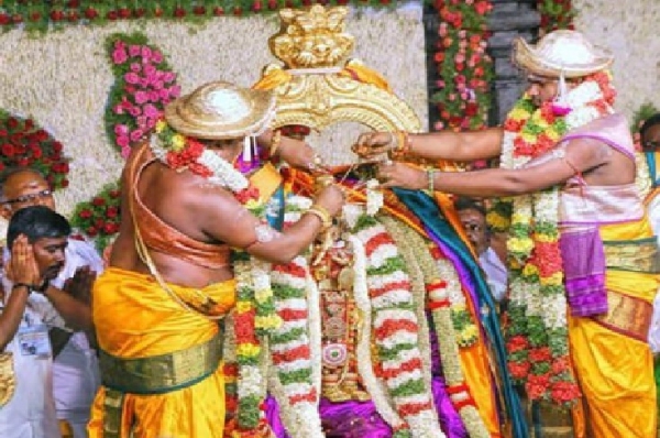 மதுரை மீனாட்சி திருக்கல்யாண கட்டணச்சீட்டு முன்பதிவு ஏப்ரல் 19-ம் தேதி தொடக்கம் மதுரை மீனாட்சி திருக்கல்யாண கட்டணச்சீட்டு முன்பதிவு ஏப்ரல் 19-ம் தேதி தொடக்கம்