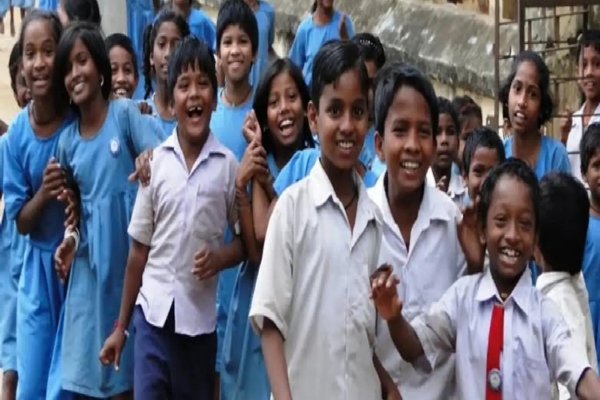 தமிழக அரசுப் பள்ளி மாணவர்களுக்கு நாளை முதல் கோடை விடுமுறை தமிழக அரசுப் பள்ளி மாணவர்களுக்கு நாளை முதல் கோடை விடுமுறை