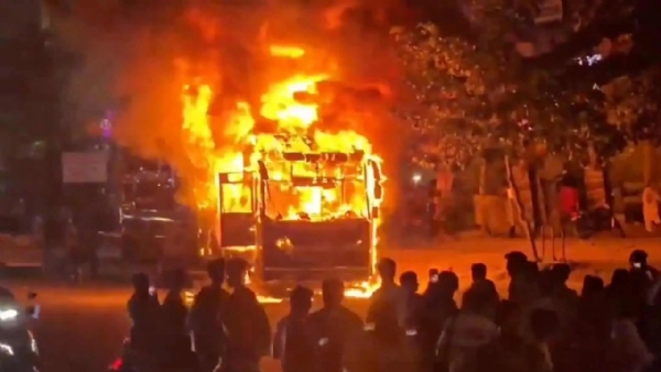 Sudden Fire Breaks Out in Private Bus