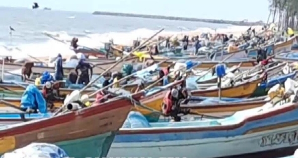 Fiber Boat Parked on Beach Goes Missing