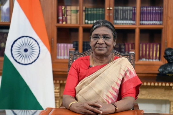 குடிமைப் பணியாளர்கள் தினத்தை முன்னிட்டு  குடியரசுத் தலைவர் திரௌபதி  முர்மு வாழ்த்து