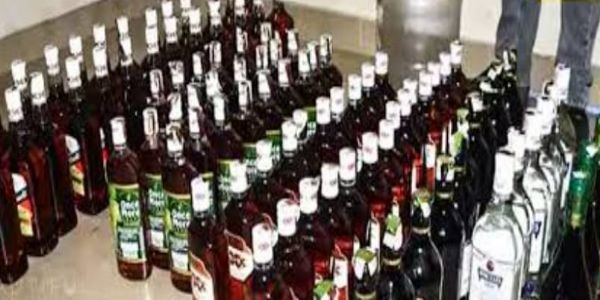 புளியந்தோப்பில் சட்டவிரோத மது பதுக்கல் – தேமுதிக நிர்வாகி உட்பட 3 பேர் கைது