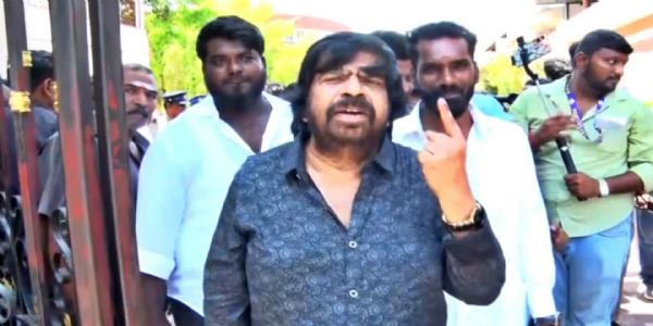 'ஏதோ ஓட்டு பிரியுது, மக்கள் மனம் பத்தி எரியுது’ - ’பஞ்ச்’ வசனம் பேசிய டி.ராஜேந்தர்