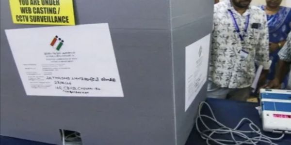 கள்ள ஓட்டு தொடர்பான சர்ச்சையால் சுமார் 30 நிமிடங்கள் வாக்குப்பதிவு நிறுத்தம்