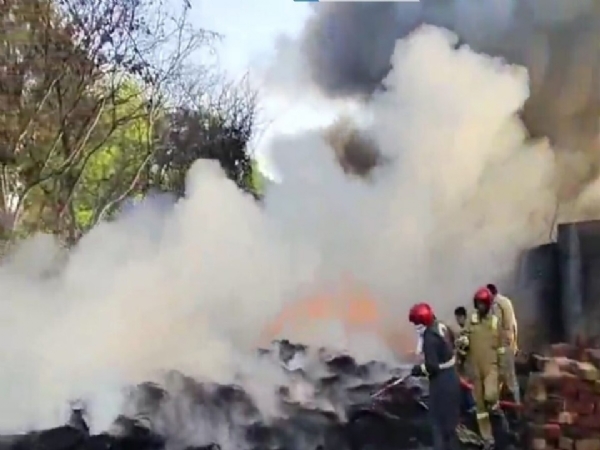 Massive Fire at Oil Extraction Plant in Uttar Pradesh