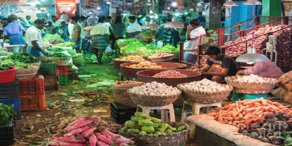 கோடை வெயில் தாக்கத்தால் கோயம்பேடு சந்தையில் காய்கறி வரத்து சரிவு – விலை ஏற்றம்