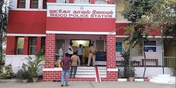 காதல் திருமணம் செய்த மகள் பெப்பர் ஸ்பிரே அடித்து கடத்தல் - 5 பேர் கைது