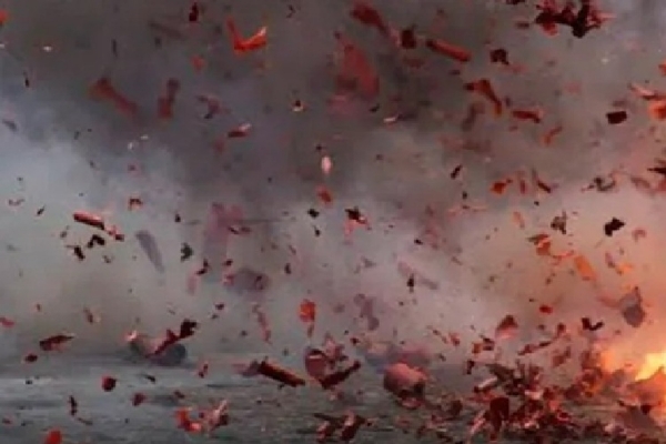 ஜூஸ் தொழிற்சாலையில் வெடித்துச்  சிதறிய கொதிகலன் - உ.பி. பொறியாளர் உயிரிழப்பு, 2 பேர் படுகாயம்