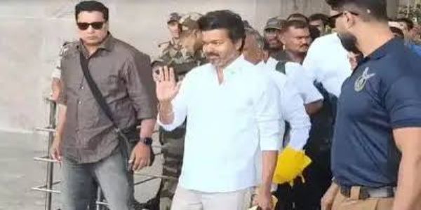 தேர்தலுக்கு பிந்தைய கருத்துக் கணிப்பு முடிவுகள் வெளியான நிலையில் வேட்பாளர்களுடன் முக்கிய ஆலோசனை நடத்தும் விஜய்