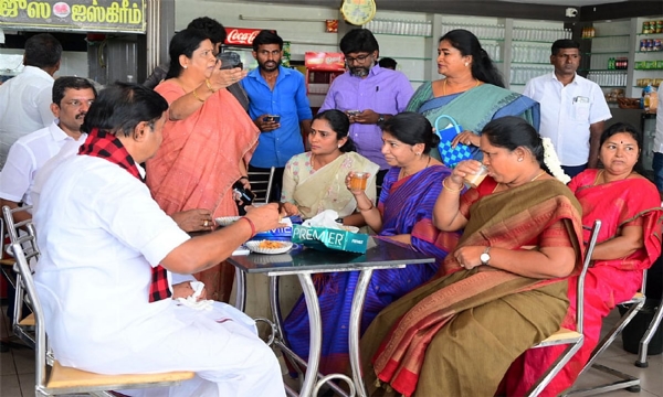 கனிமொழி