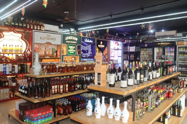 புதுச்சேரியில் தேர்தலை முன்னிட்டு மதுக்கடைகளை மூடும் உத்தரவு - இன்று முதல் 3 நாட்களுக்கு அமல்