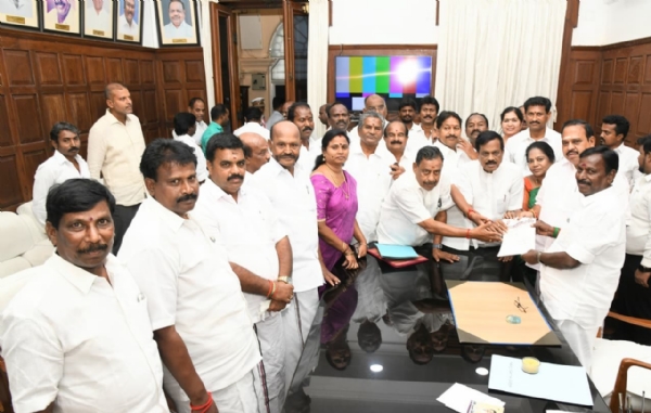 அதிமுக அதிமுக