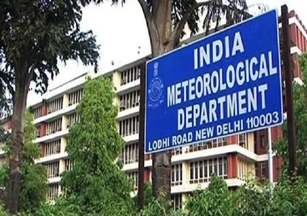 டெல்லியில் இன்றிரவு இடியுடன் கூடிய மழைக்கு வாய்ப்பு - இந்திய வானிலை மையம் தகவல் டெல்லியில் இன்றிரவு இடியுடன் கூடிய மழைக்கு வாய்ப்பு - இந்திய வானிலை மையம் தகவல்
