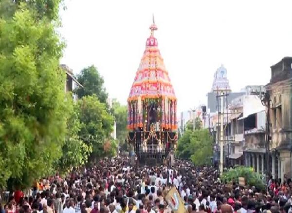ஸ்ரீரங்கம் அரங்கநாதர் சித்திரைத் தேரோட்டம் - திரளான பக்தர்கள் சாமி தரிசனம்