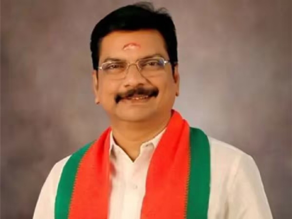 பாஜக முன்னாள் செய்தித் தொடர்பாளருக்கு தமிழக பாஜக ரூ.1 கோடி இழப்பீடு கோரி  அவதூறு நோட்டீஸ்