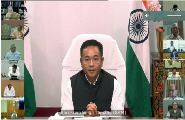 அரசு ஊழியர்களில் முதற்கட்டமாக 50 சதவிகிதம் பேருக்கு வீட்டிலிருந்து வேலை - சிக்கிம் அரசு அறிமுகம் அரசு ஊழியர்களில் முதற்கட்டமாக 50 சதவிகிதம் பேருக்கு வீட்டிலிருந்து வேலை - சிக்கிம் அரசு அறிமுகம்