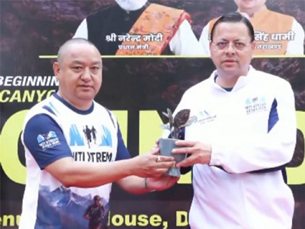 தேராதூனில் ‘நிதி எக்ஸ்ட்ரீம் அல்ட்ரா கவுண்ட்டவுன் ஓட்டம்’ தொடக்கம் - முதல்வர் புஷ்கர் சிங் தாமி கொடியசைத்து தொடங்கி வைத்தார்