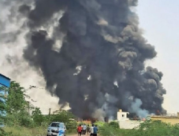 Sudden Fire Breaks Out at Oil Warehouse Sudden Fire Breaks Out at Oil Warehouse
