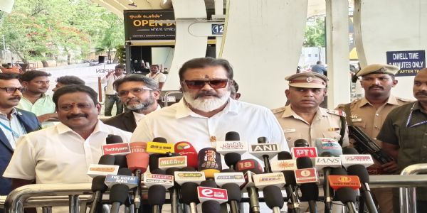 விஜய் முதலில் வேலை செய்யட்டும், மக்கள் வாய்ப்பு கொடுத்துள்ளார்கள் நன்றாக செய்யட்டும்— மத்திய இணை அமைச்சர் சுரேஷ் கோபி