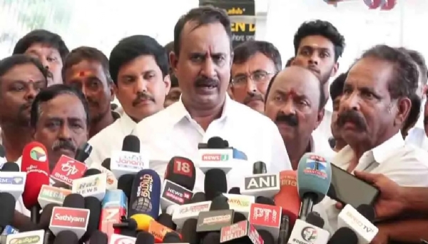 அதிமுக எங்களின் உயிர் மூச்சு:பதவிக்காக தவெகவை ஆதரிக்கவில்லை - எஸ்.பி.வேலுமணி விளக்கம்