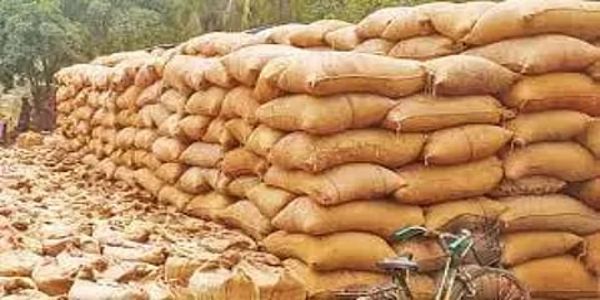 25 நாட்களாக செயல்படாத நெல் கொள்முதல் நிலையம் - விவசாயிகள் வேதனை