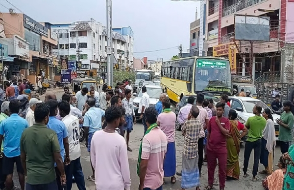 சென்னையில் வீடு ஒதுக்கீடு கோரி பொதுமக்கள் சாலை மறியல் போராட்டம்